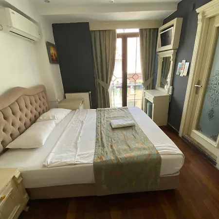 מלון La Petite Maison 3*
