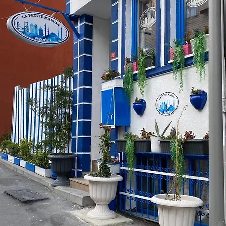 מלון La Petite Maison 3*