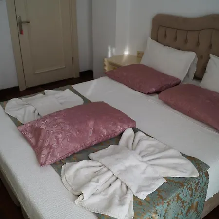 La Petite Maison 3*