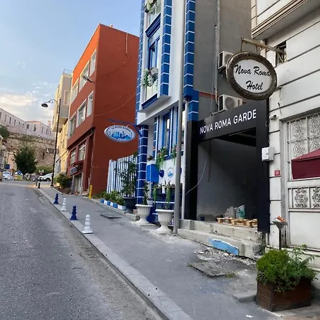 Hotel La Petite Maison 3*