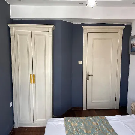 La Petite Maison Hotel