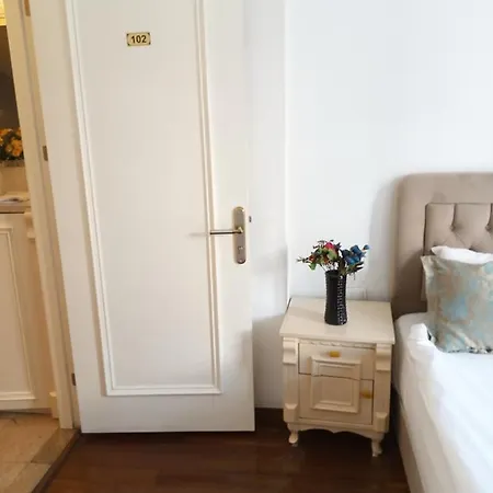 La Petite Maison 3*