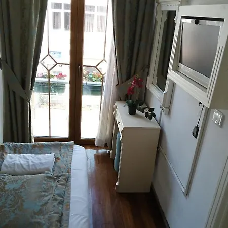 La Petite Maison
