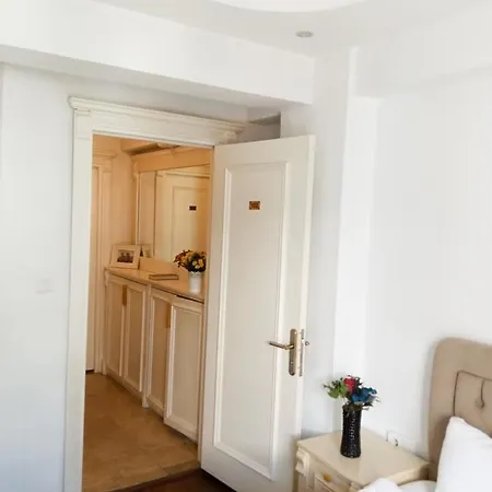 Hotel La Petite Maison Istanboel