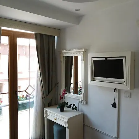 La Petite Maison Hotel 3*