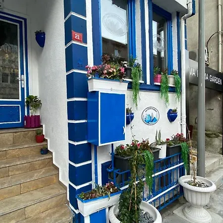 Hotell La Petite Maison 3*