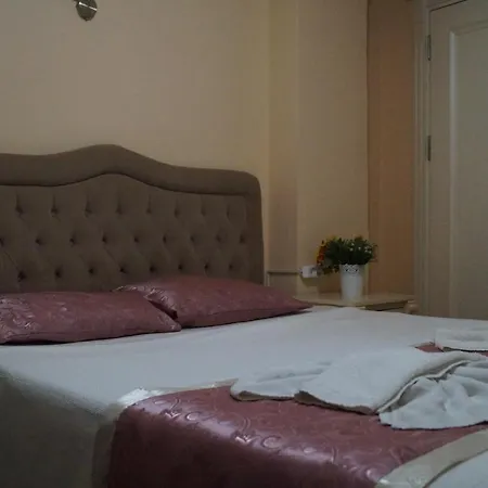 La Petite Maison Hotell 3*